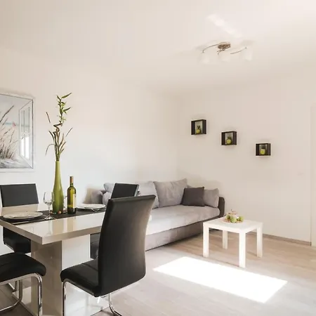 Apartment F&m *