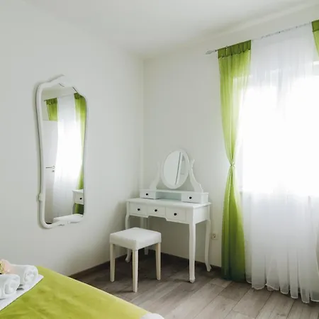 Apartment F&m *